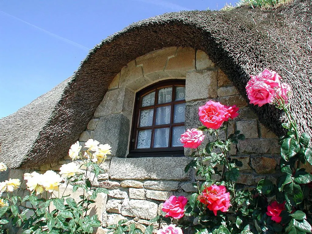 Luxury Brittany Cottages & Heated Pool Holiday home