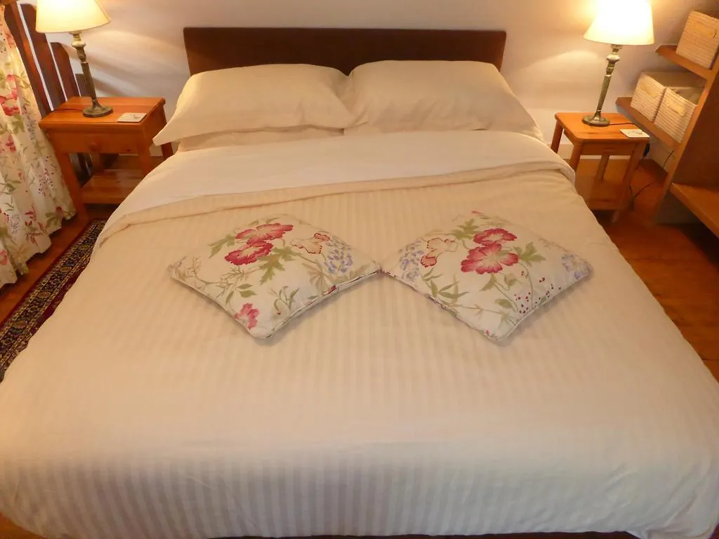 Luxury Brittany Cottages & Heated Pool Languidic